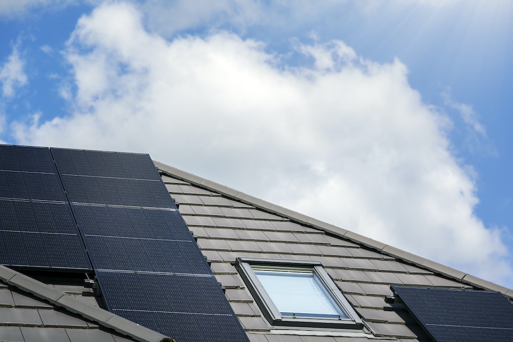 Le Photovoltaïque, moteur de la transition énergétique : focus sur son rôle et ses enjeux