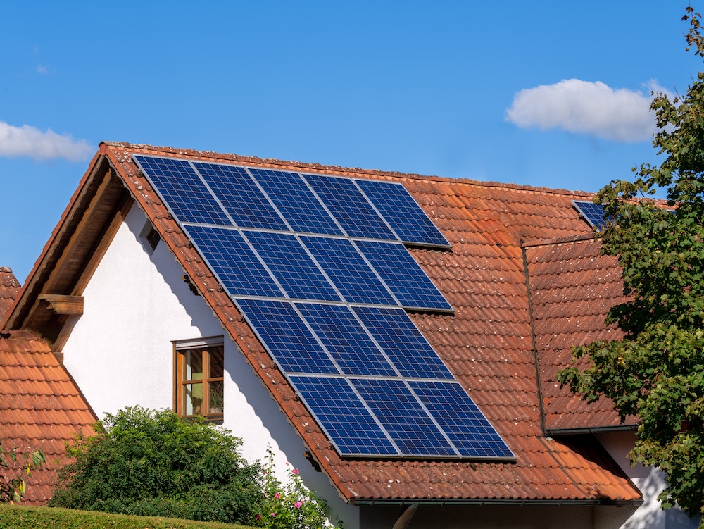 Panneaux Photovoltaïques : Comment Choisir le Bon Installateur ?